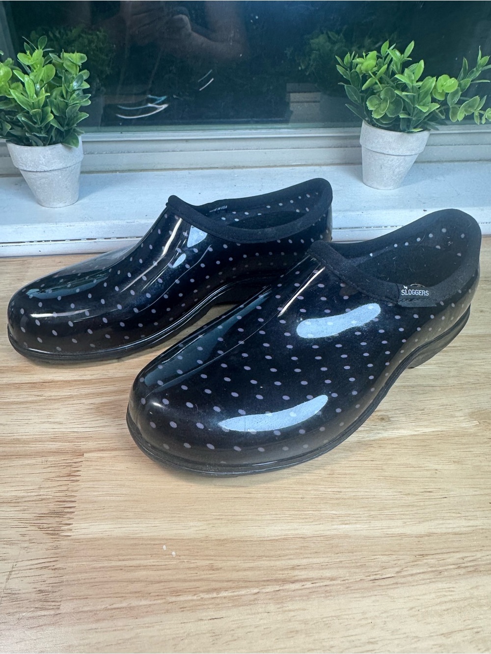 Women’s size 10 Sloggers Black Polka Dot Waterproof Slip-On garden shoes Clogs